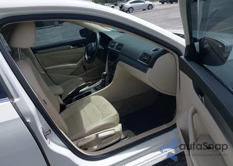 2014 Volkswagen Passat 1.8T Se z USA, uszkodzony, nr VIN 1VWBS7A30EC108934